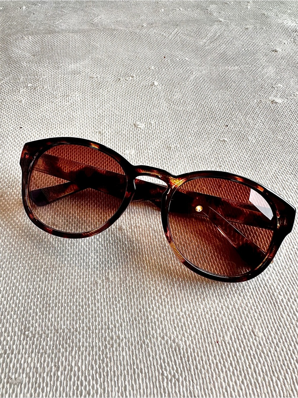Tortoise Shell Patterned Sunglasses